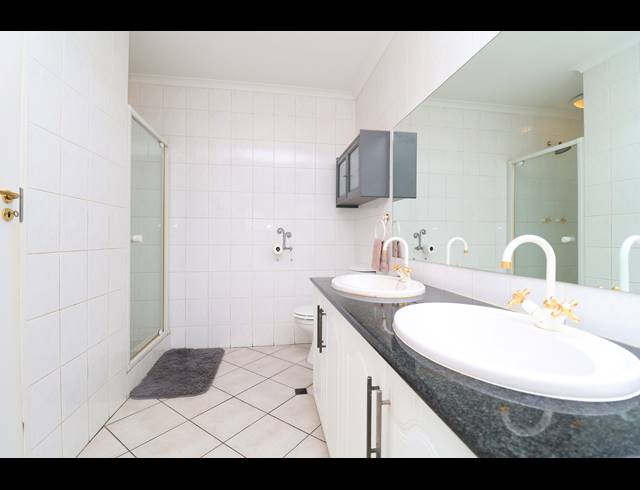3 BEDROOM APARTMENT FOR SALE IN WAVERLEY
